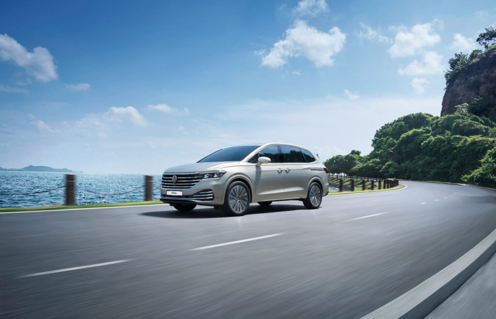 Volkswagen Viloran không chỉ đẹp về thiết kế mà còn mạnh mẽ trong hiệu suất vận hành